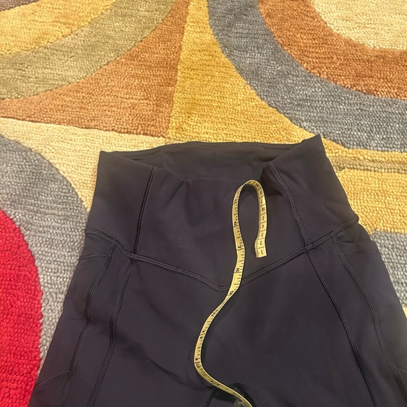 Lululemon Athletica Black High Rise Pocket Leggings 25” Inseam Size 4 - Picture 3 of 6